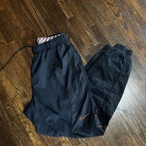 Nike Standard Fit Joggers